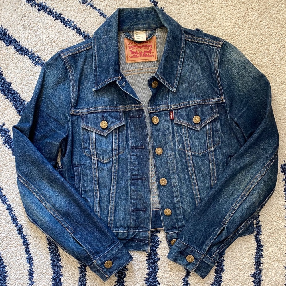 Dark Wash Levi’s Trucker Jean Jacket